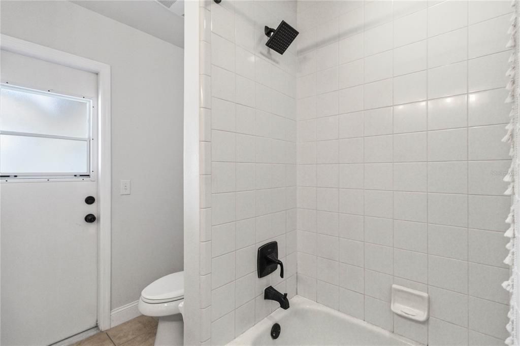 En Venta: $574,900 (4 camas, 2 baños, 2248 Pies cuadrados)
