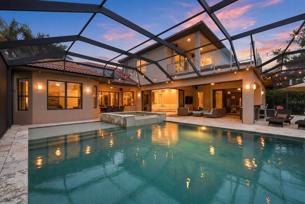 На продажу: $925,000 (6 спален, 4 ванн, 4037 Квадратных фут)