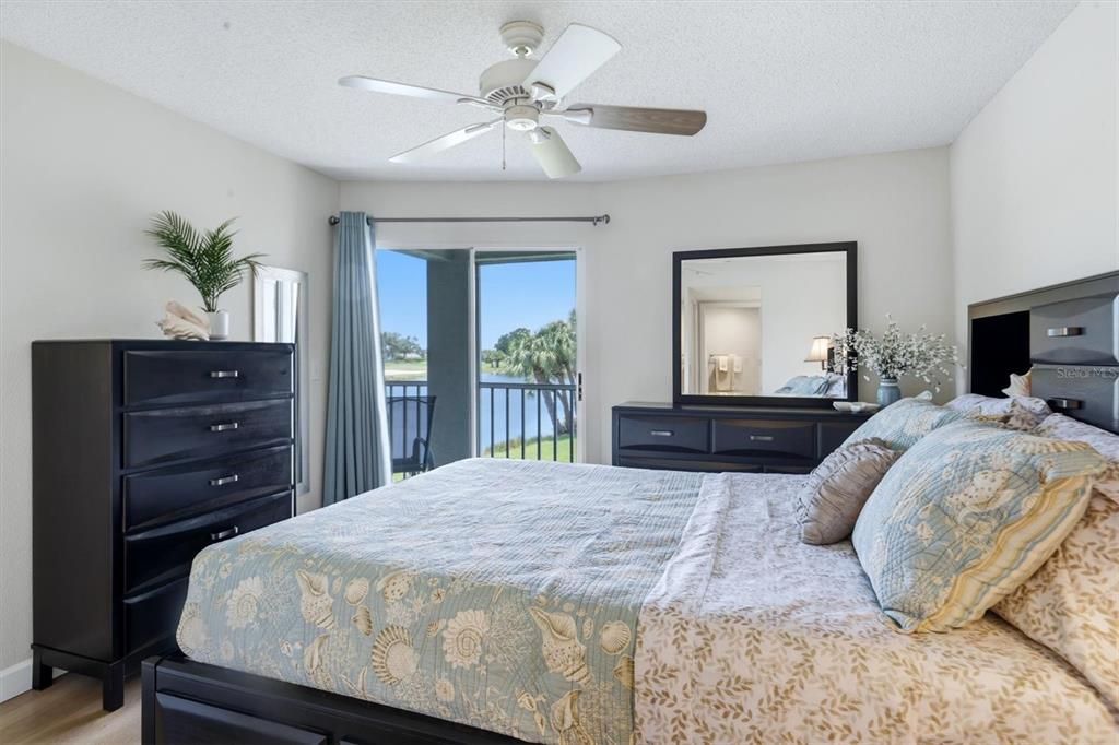 For Sale: $329,000 (2 beds, 2 baths, 1106 Square Feet)