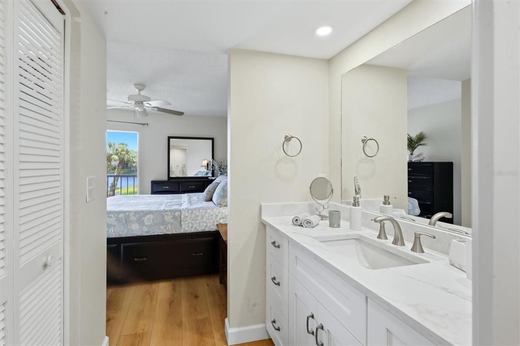 For Sale: $329,000 (2 beds, 2 baths, 1106 Square Feet)