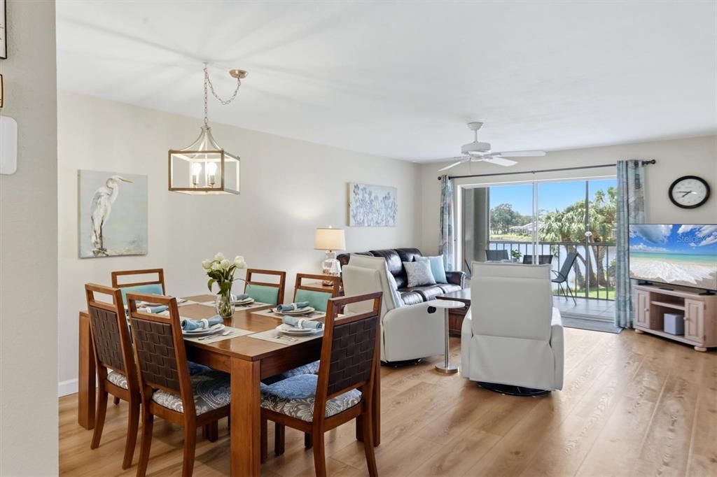 For Sale: $329,000 (2 beds, 2 baths, 1106 Square Feet)