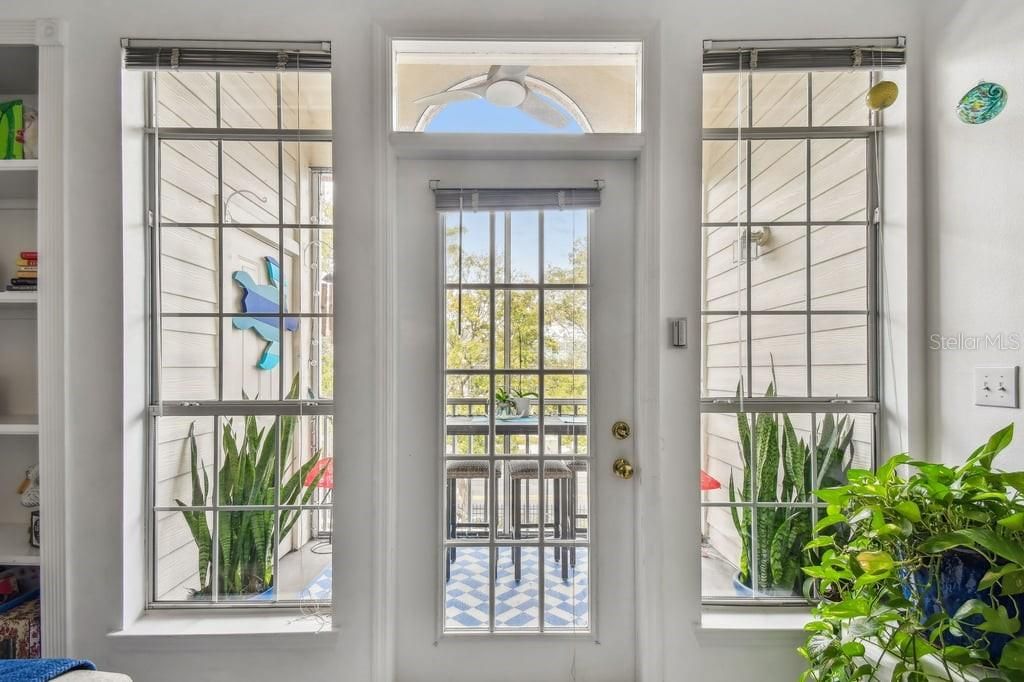 En Venta: $289,000 (1 camas, 1 baños, 964 Pies cuadrados)