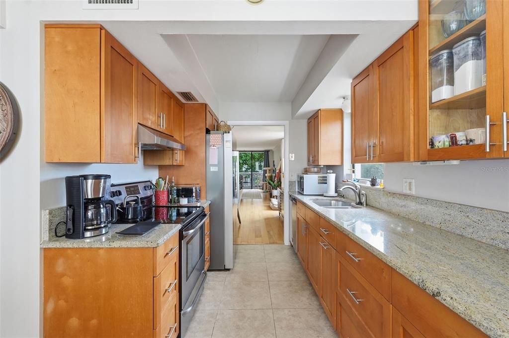 For Rent: $1,900 (2 beds, 2 baths, 1200 Square Feet)
