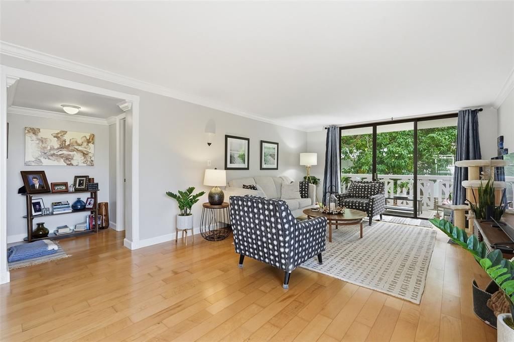 For Rent: $1,900 (2 beds, 2 baths, 1200 Square Feet)