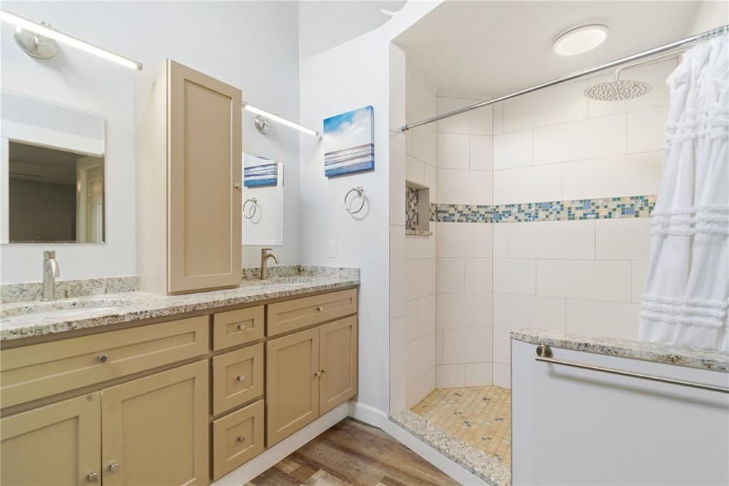 For Sale: $275,000 (3 beds, 2 baths, 2112 Square Feet)