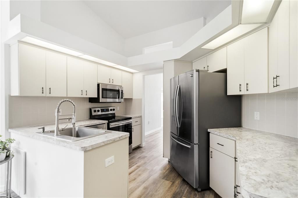 For Sale: $275,000 (3 beds, 2 baths, 2112 Square Feet)