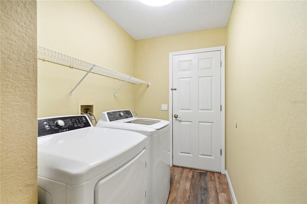 For Sale: $275,000 (3 beds, 2 baths, 2112 Square Feet)