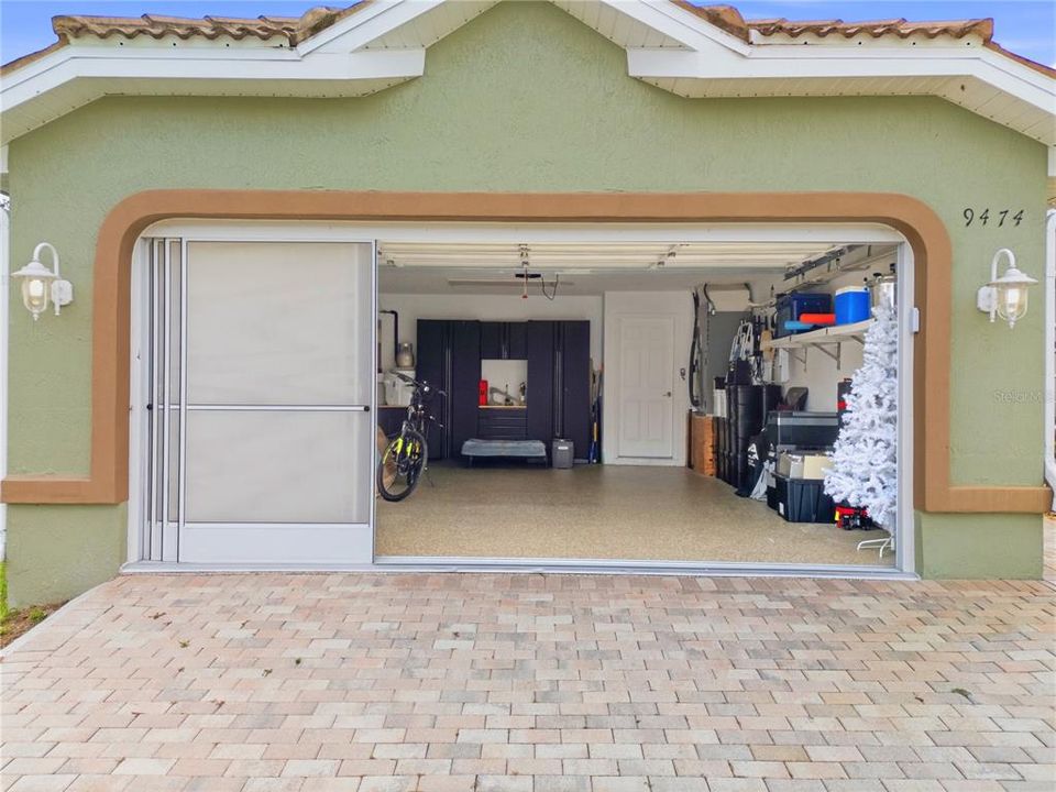 For Sale: $275,000 (3 beds, 2 baths, 2112 Square Feet)