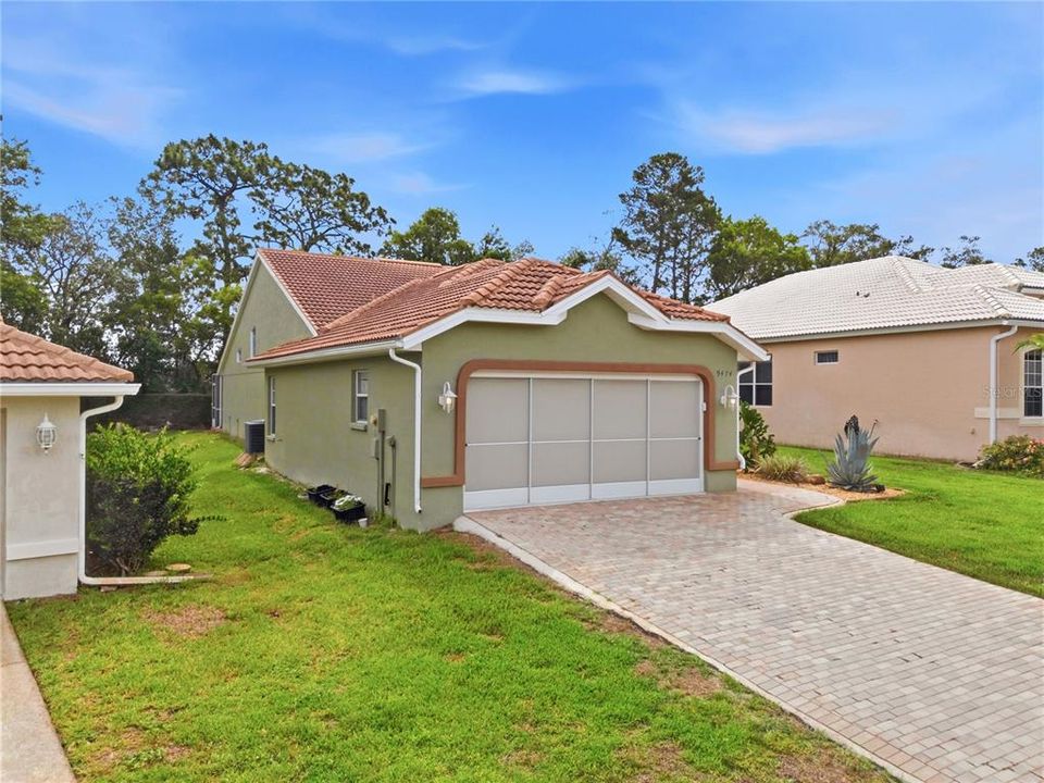 For Sale: $275,000 (3 beds, 2 baths, 2112 Square Feet)
