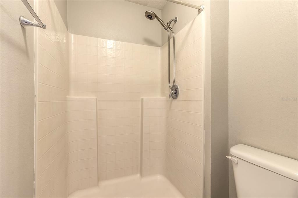На продажу: $380,000 (4 спален, 2 ванн, 1874 Квадратных фут)