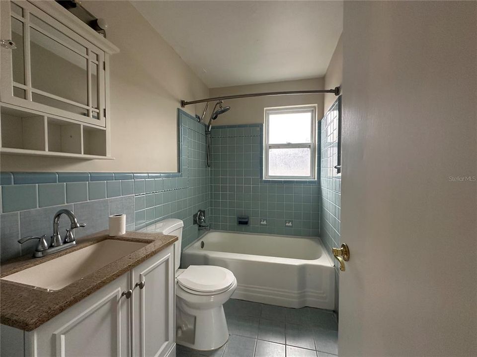 В аренду: $1,950 (2 спален, 1 ванн, 888 Квадратных фут)