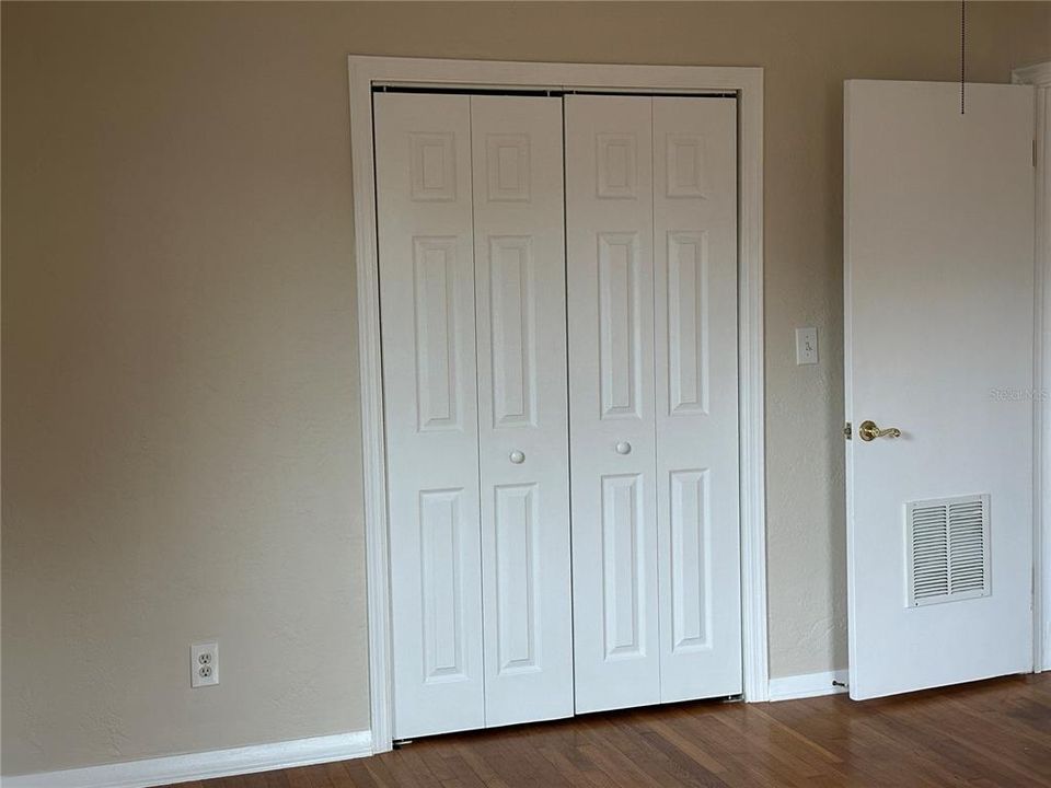 В аренду: $1,950 (2 спален, 1 ванн, 888 Квадратных фут)