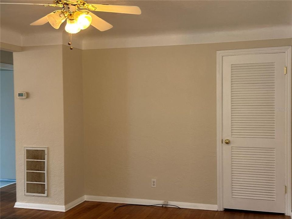 В аренду: $1,950 (2 спален, 1 ванн, 888 Квадратных фут)
