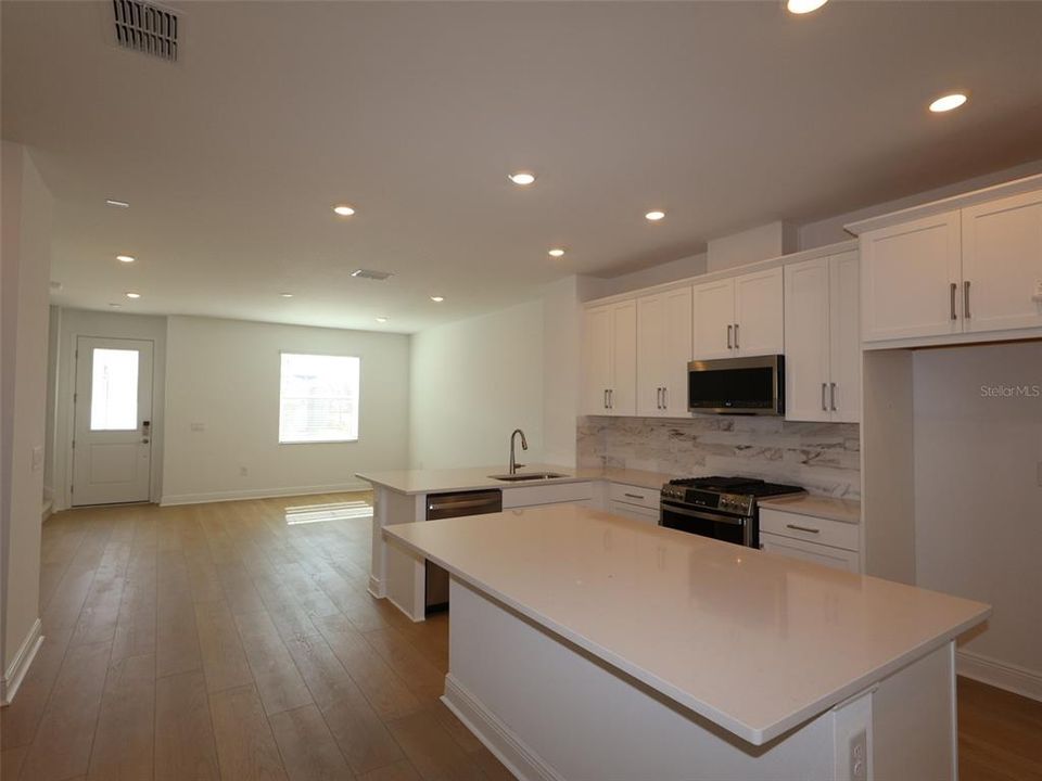 For Sale: $423,999 (3 beds, 2 baths, 1706 Square Feet)