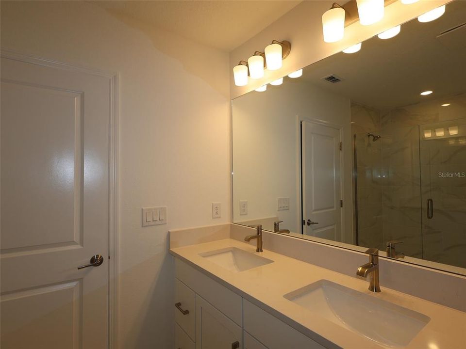 For Sale: $423,999 (3 beds, 2 baths, 1706 Square Feet)