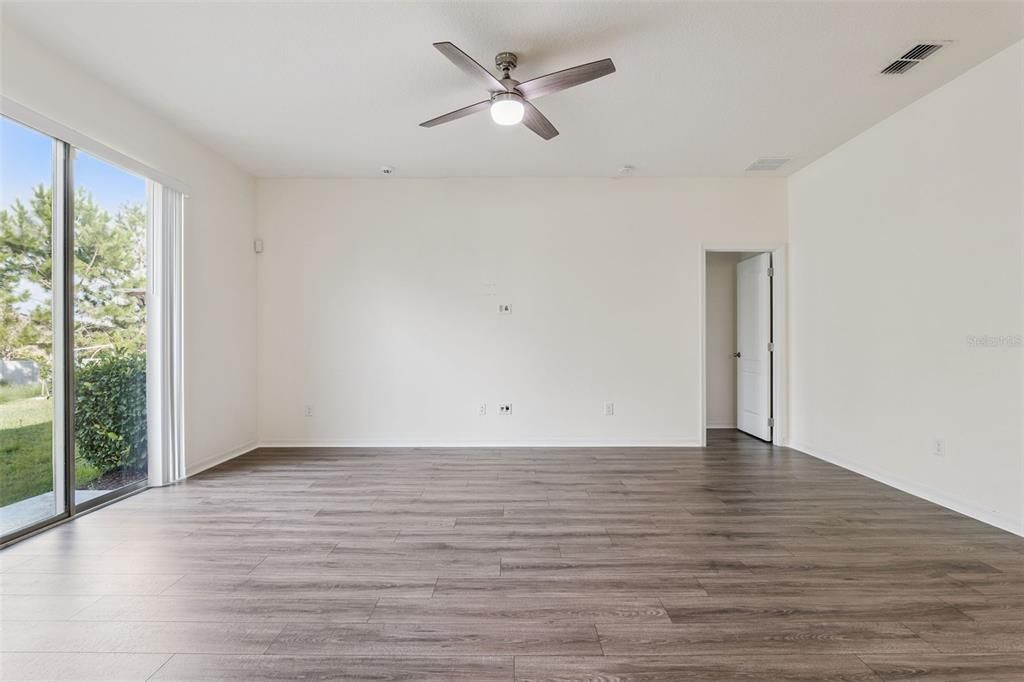 En Venta: $485,000 (4 camas, 2 baños, 1846 Pies cuadrados)