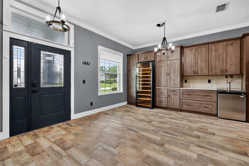 For Sale: $605,000 (4 beds, 2 baths, 2024 Square Feet)