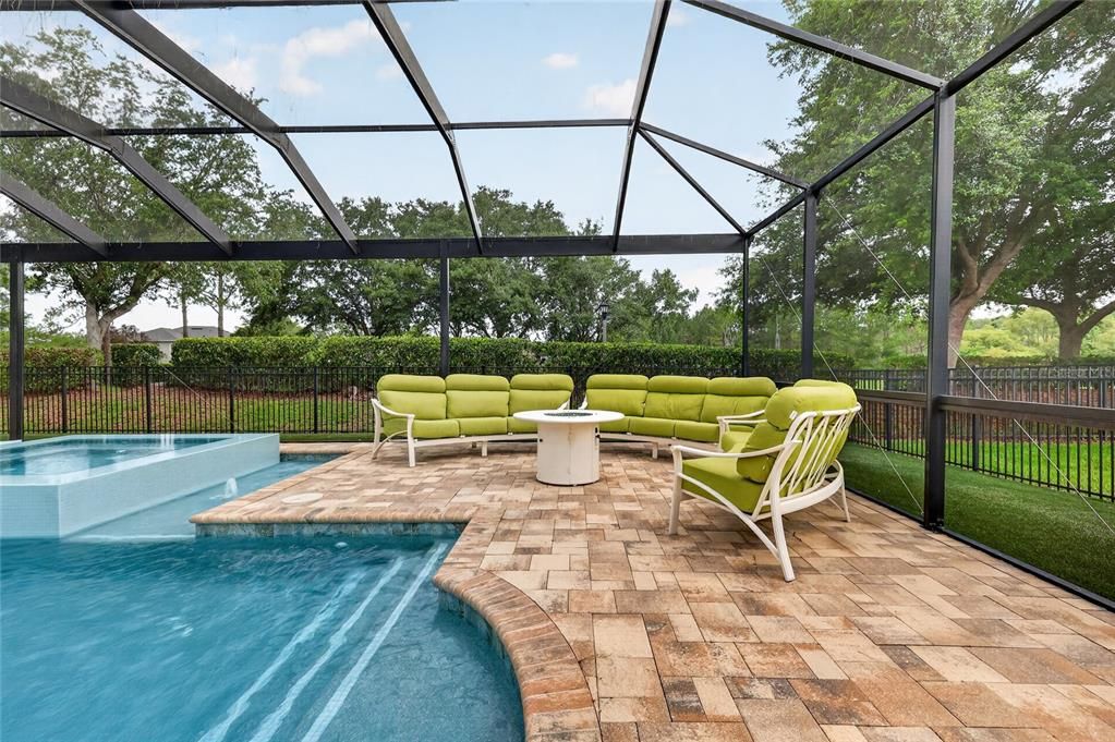For Sale: $605,000 (4 beds, 2 baths, 2024 Square Feet)