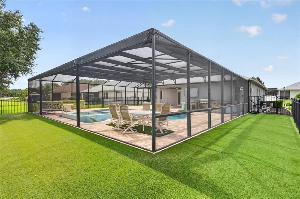 For Sale: $605,000 (4 beds, 2 baths, 2024 Square Feet)