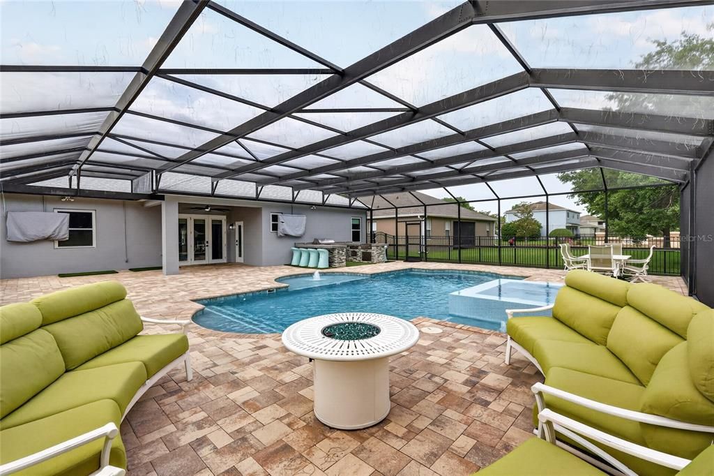 For Sale: $605,000 (4 beds, 2 baths, 2024 Square Feet)