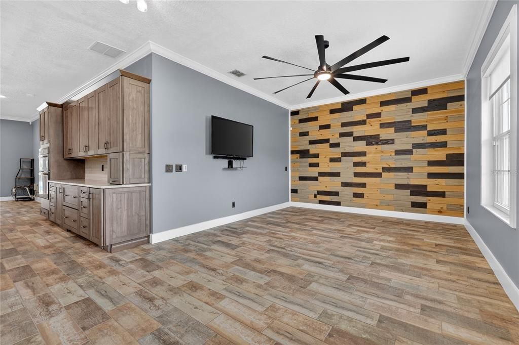 For Sale: $605,000 (4 beds, 2 baths, 2024 Square Feet)