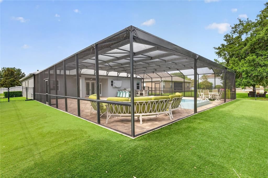 For Sale: $605,000 (4 beds, 2 baths, 2024 Square Feet)