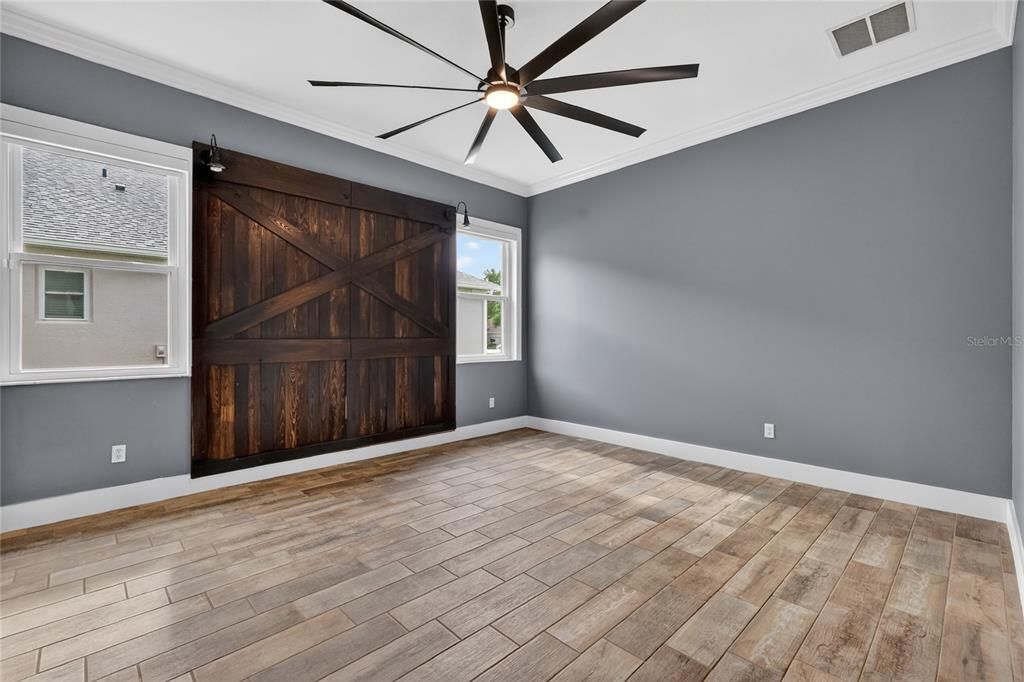 For Sale: $605,000 (4 beds, 2 baths, 2024 Square Feet)