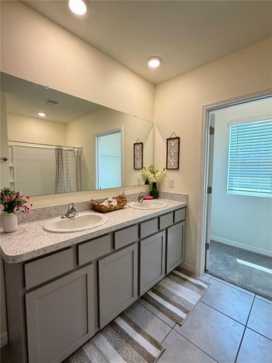 For Sale: $314,900 (5 beds, 3 baths, 2661 Square Feet)
