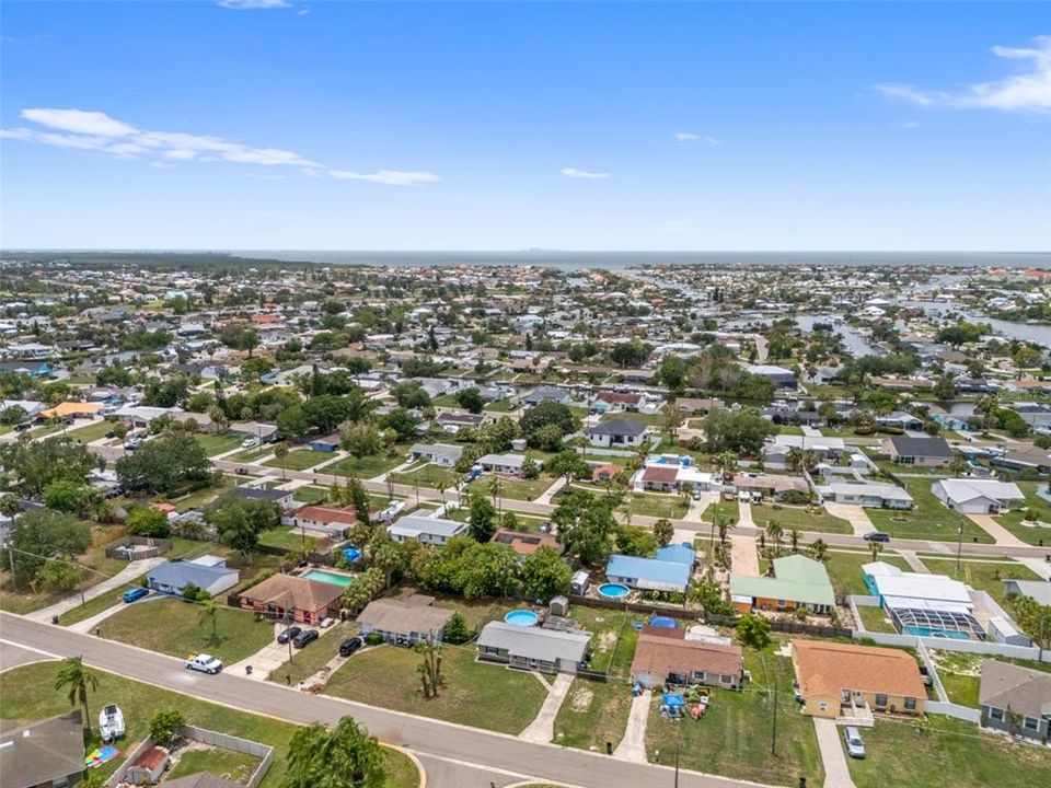 En Venta: $275,000 (3 camas, 1 baños, 1076 Pies cuadrados)