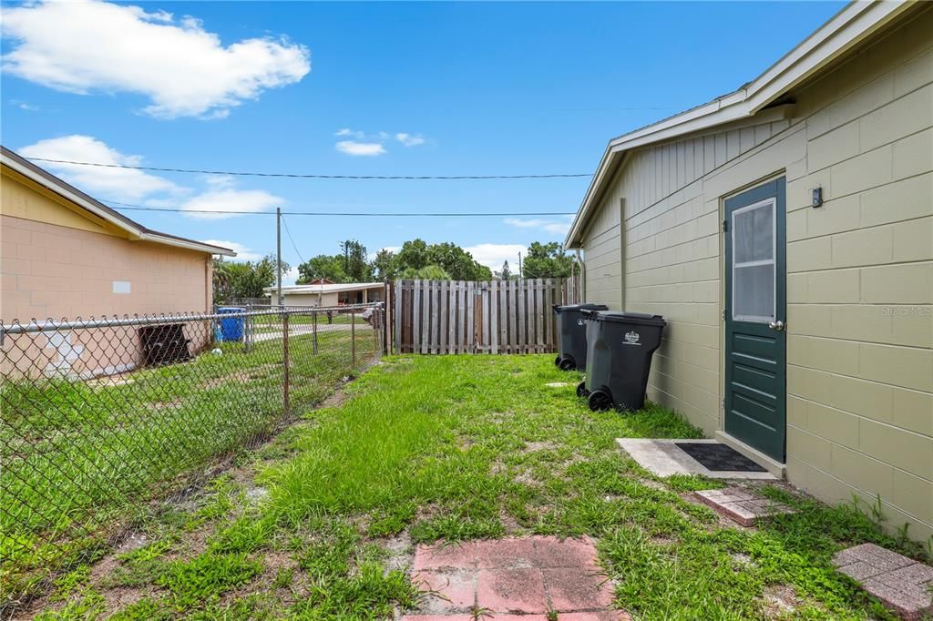 En Venta: $275,000 (3 camas, 1 baños, 1076 Pies cuadrados)
