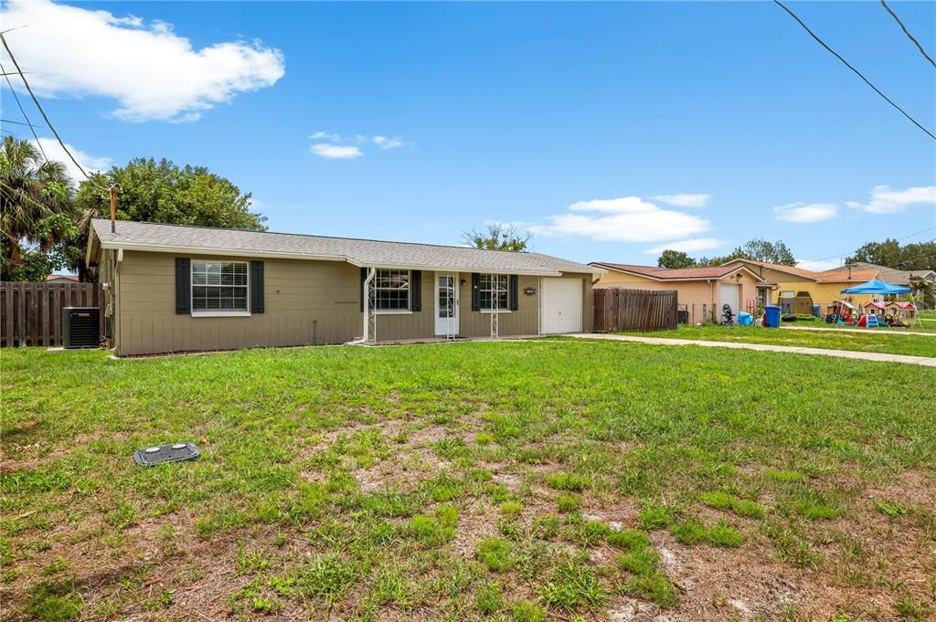 En Venta: $275,000 (3 camas, 1 baños, 1076 Pies cuadrados)