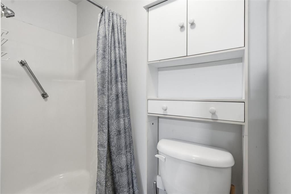 На продажу: $399,900 (2 спален, 1 ванн, 1128 Квадратных фут)