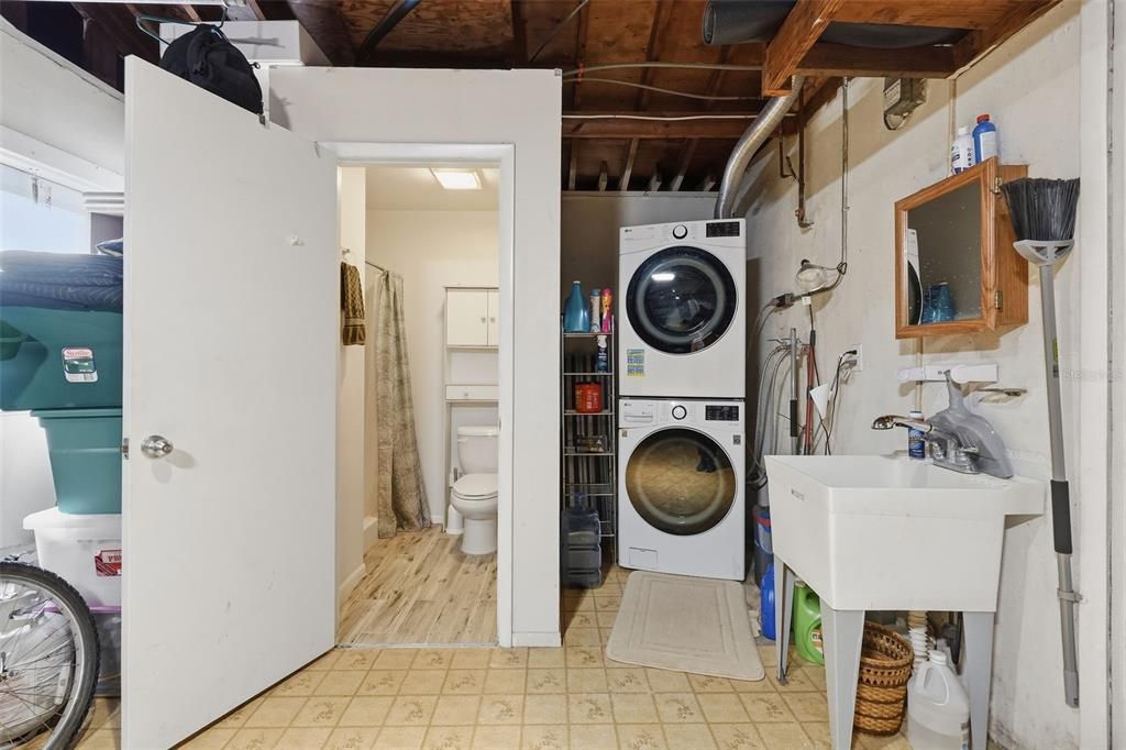 На продажу: $399,900 (2 спален, 1 ванн, 1128 Квадратных фут)