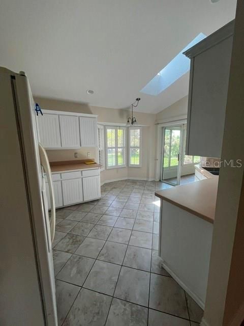For Rent: $1,900 (3 beds, 2 baths, 1552 Square Feet)