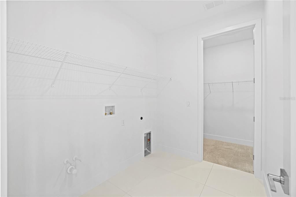 En Venta: $699,990 (3 camas, 3 baños, 2554 Pies cuadrados)