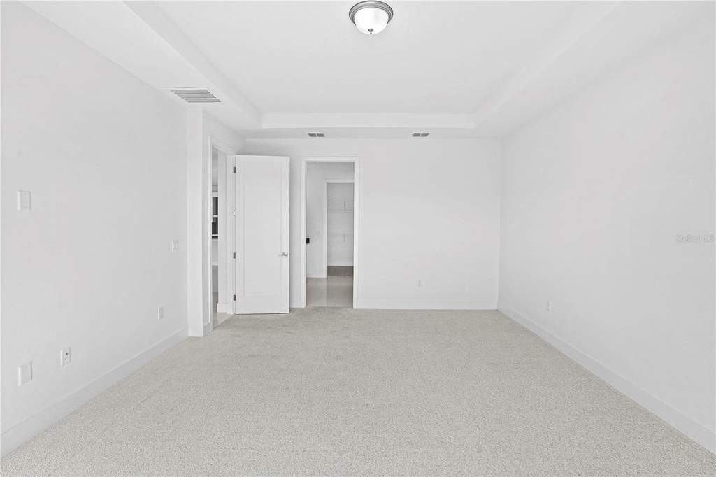 En Venta: $699,990 (3 camas, 3 baños, 2554 Pies cuadrados)