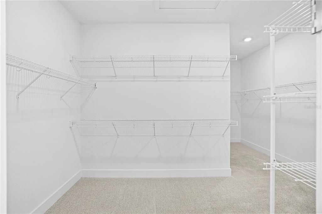 En Venta: $699,990 (3 camas, 3 baños, 2554 Pies cuadrados)