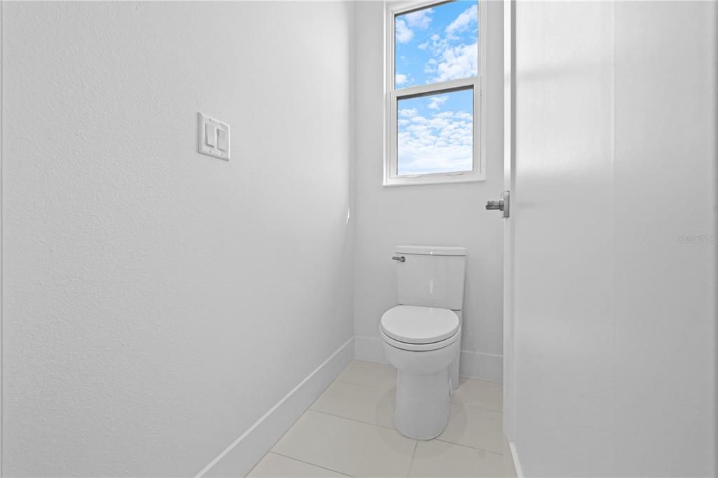 En Venta: $699,990 (3 camas, 3 baños, 2554 Pies cuadrados)
