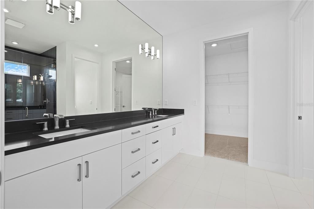 En Venta: $699,990 (3 camas, 3 baños, 2554 Pies cuadrados)