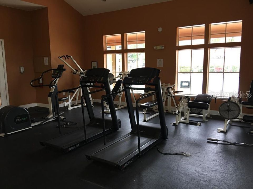 For Rent: $1,250 (1 beds, 1 baths, 713 Square Feet)