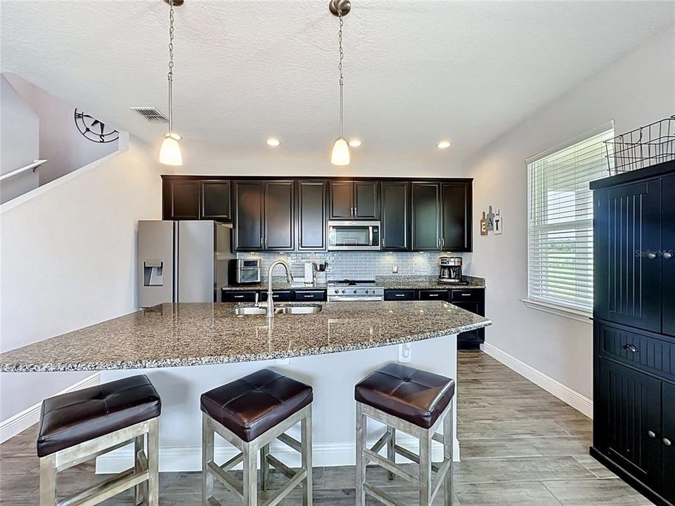 For Sale: $395,000 (4 beds, 3 baths, 2231 Square Feet)