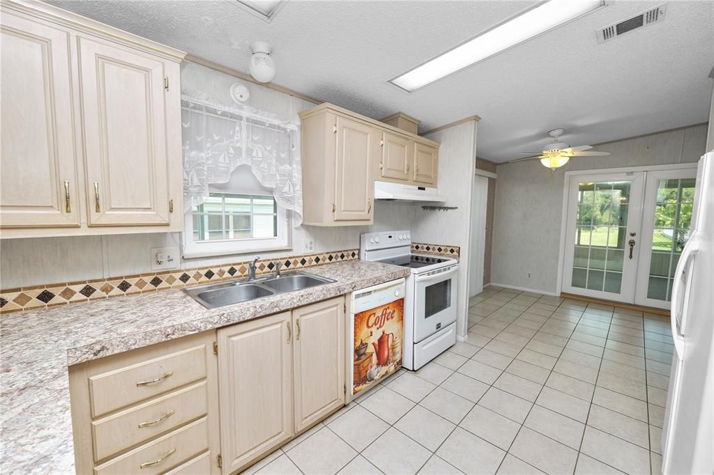 En Venta: $195,000 (3 camas, 2 baños, 1404 Pies cuadrados)