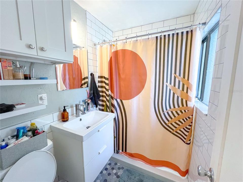 В аренду: $1,350 (1 спален, 1 ванн, 800 Квадратных фут)