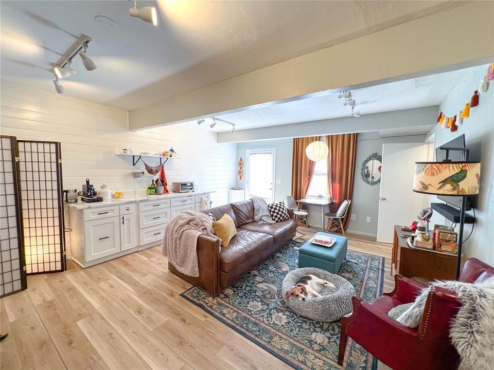 В аренду: $1,350 (1 спален, 1 ванн, 800 Квадратных фут)