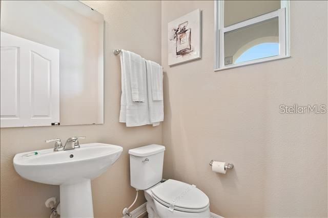 В аренду: $2,400 (4 спален, 3 ванн, 1637 Квадратных фут)