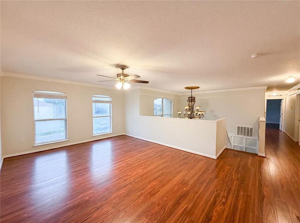 For Sale: $515,000 (6 beds, 4 baths, 3952 Square Feet)