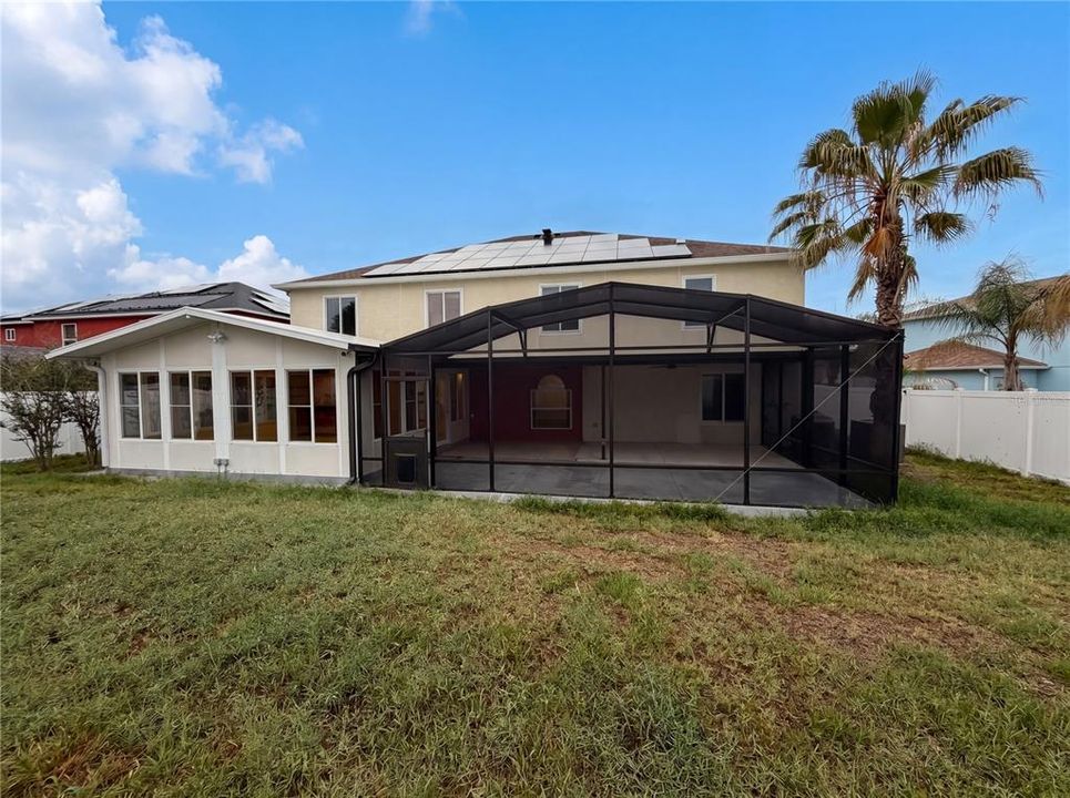 For Sale: $515,000 (6 beds, 4 baths, 3952 Square Feet)