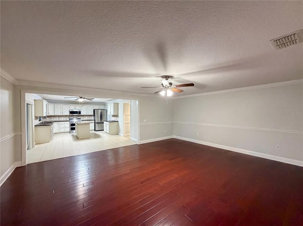 For Sale: $515,000 (6 beds, 4 baths, 3952 Square Feet)