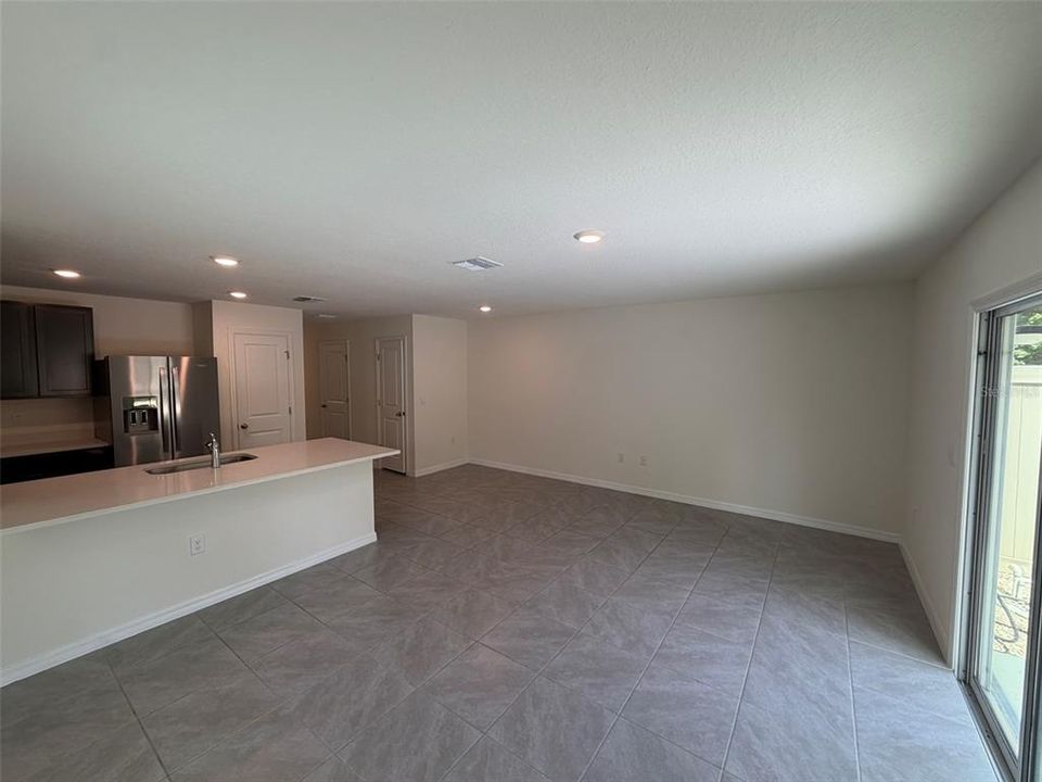 For Rent: $1,750 (3 beds, 2 baths, 1458 Square Feet)
