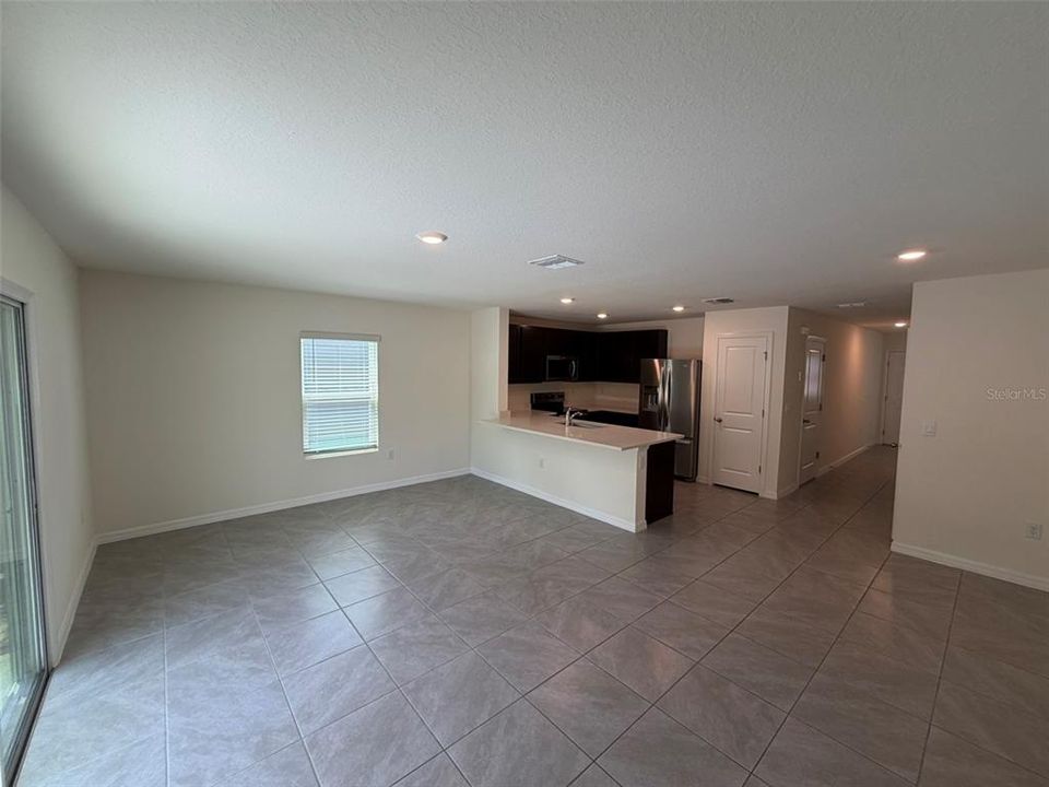 For Rent: $1,750 (3 beds, 2 baths, 1458 Square Feet)